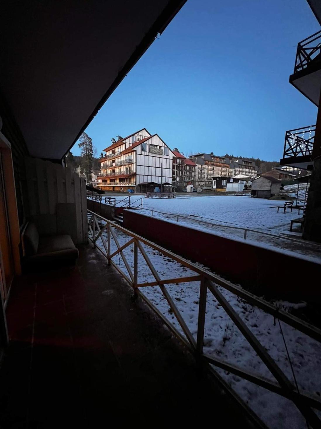 Hotel Mgzavrebi Bakuriani Zewnętrze zdjęcie